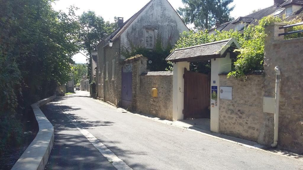 Chambres D'Hotes Villa De Vienne-En-Arthies Dış mekan fotoğraf